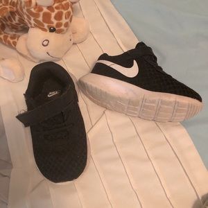 Nike 5.5 toddler shoes